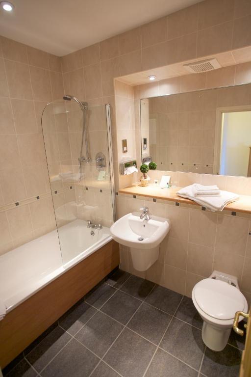 Hunters Lodge Hotel Крю Номер фото